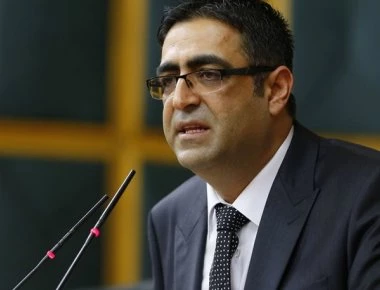 Τουρκικό δικαστήριο καταδίκασε έναν βουλευτή του φιλοκουρδικού Κόμματος Δημοκρατίας των Λαών- 16 χρόνια κάθειρξη